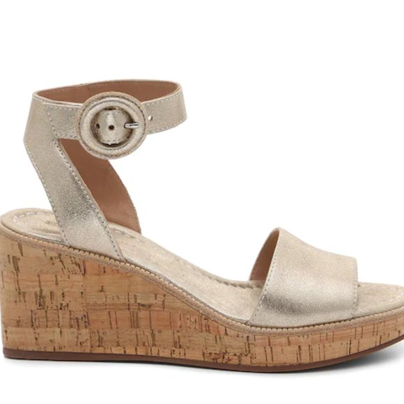 New in Box Bernardo Wedge Sandals - Picture 4 of 7